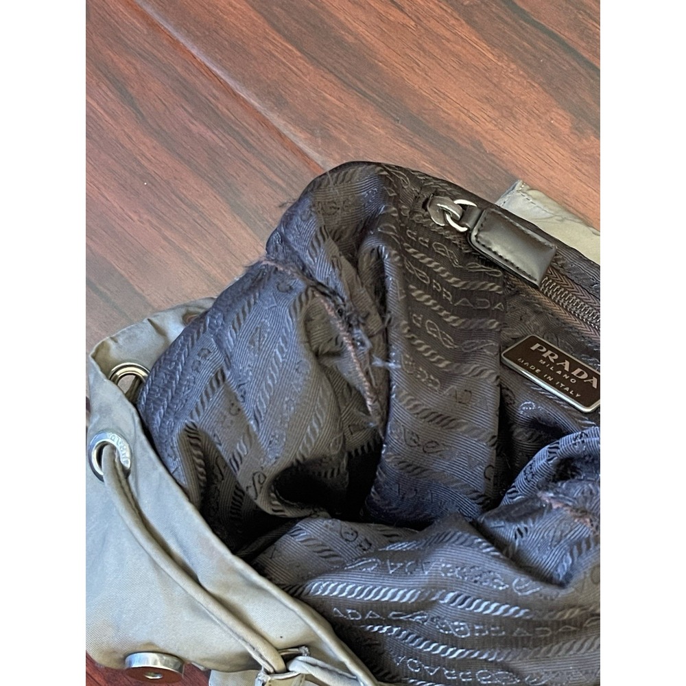 Vintage Prada Tessuto Vela Green Nylon Backpack Distressed Grunge Made In Italy - Picture 15 of 16